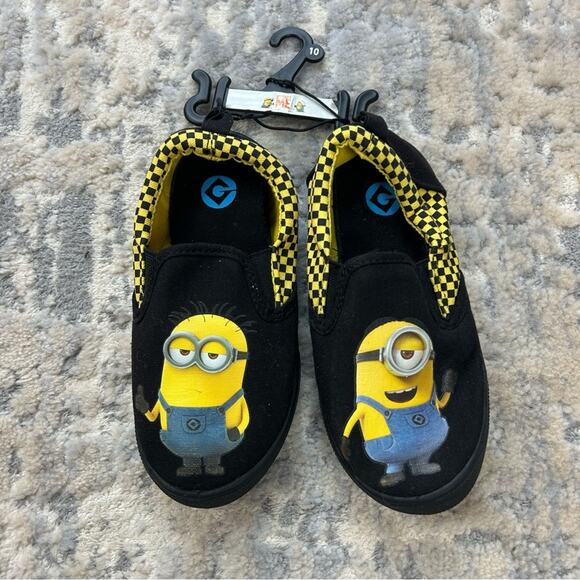 NEW 2010 Original Despicable Me Minions slip on sneakers size 10 - Picture 1 of 8